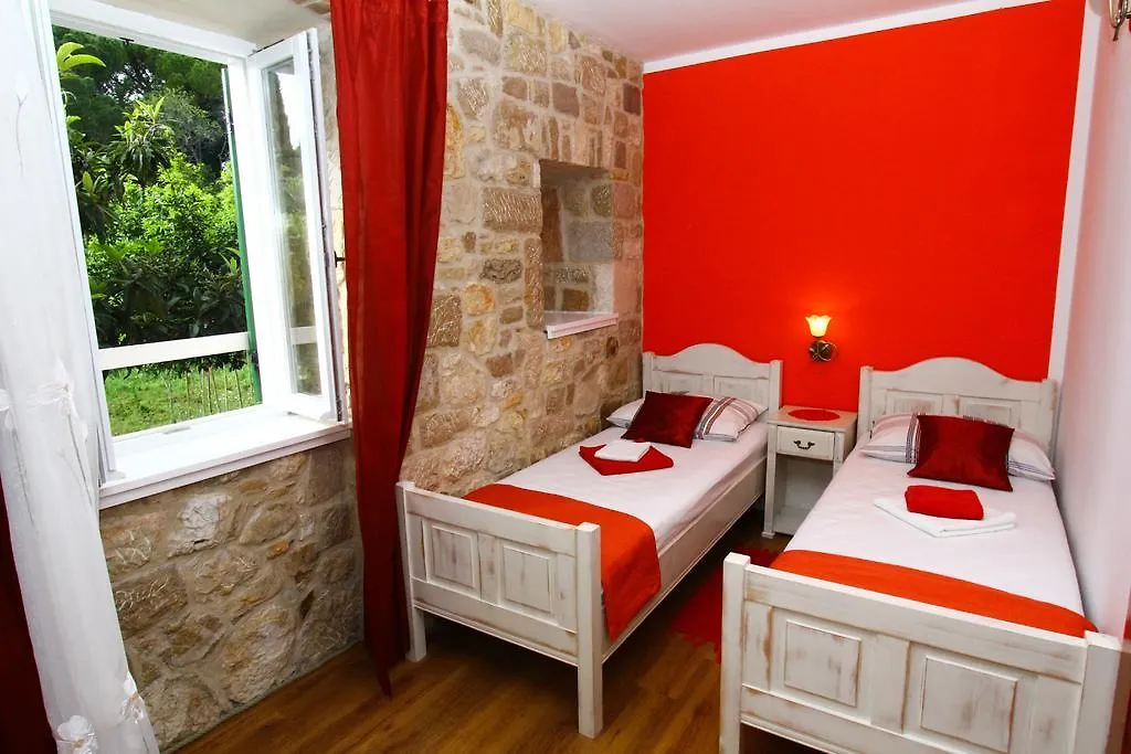 Two Rustikal Apartments In Vila 