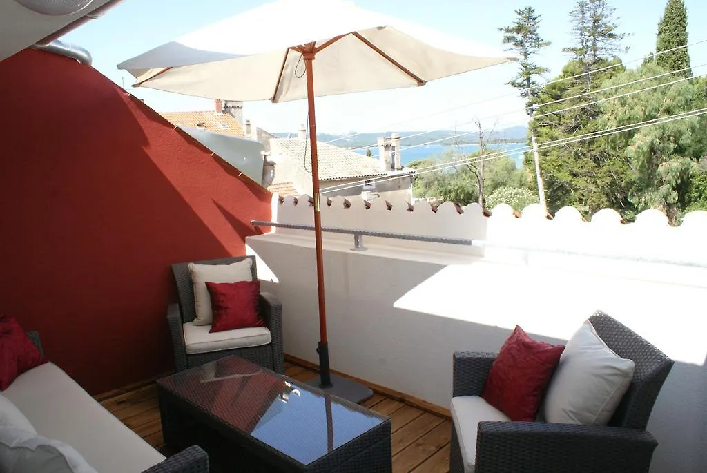 Two Rustikal Apartments In Vila 
