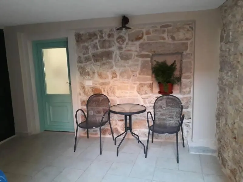 Two Rustikal Apartments In Vila 