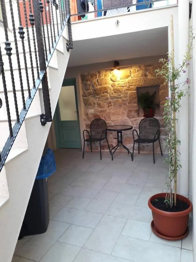 Two Rustikal Apartments In Vila 