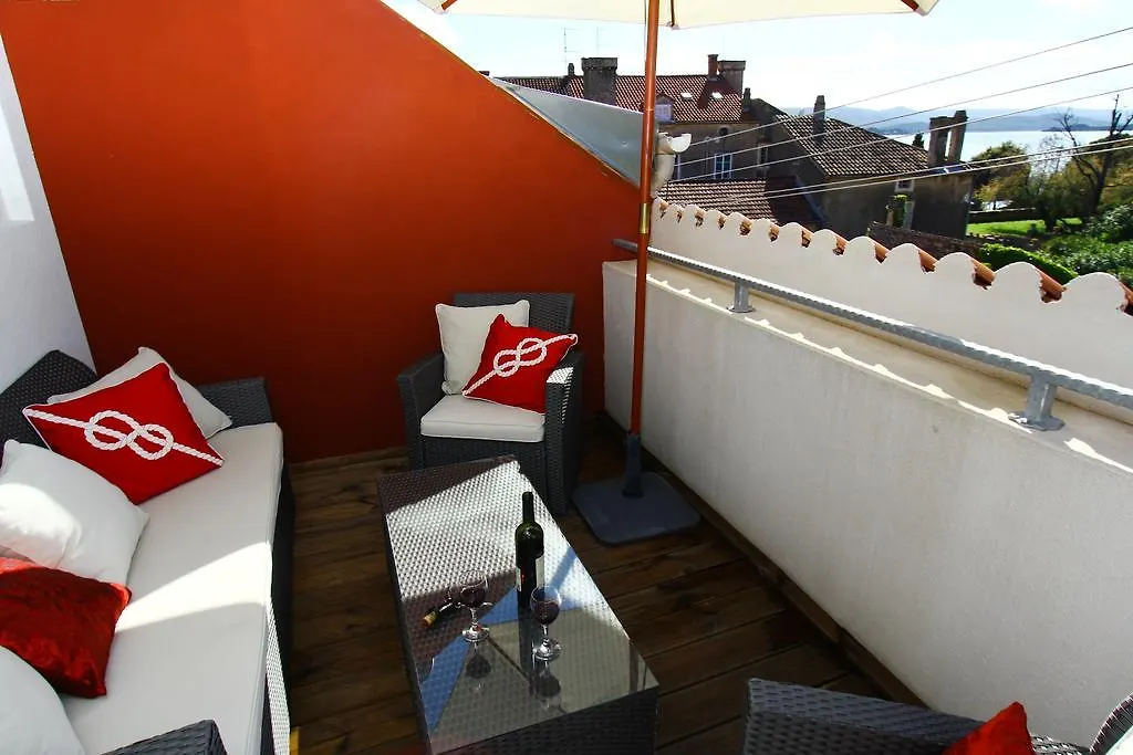 Two Rustikal Apartments In Vila 