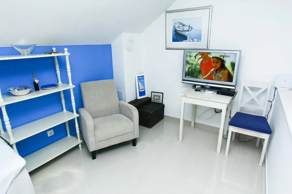Two Rustikal Apartments In Vila 