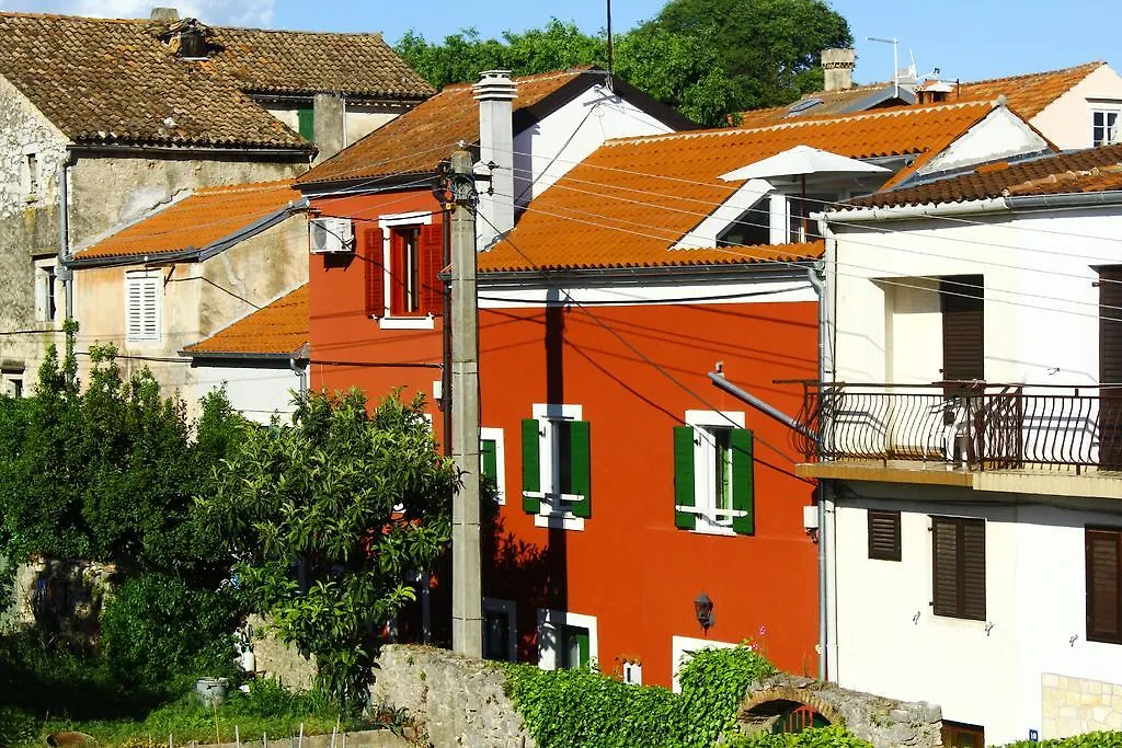 Two Rustikal Apartments In Vila 